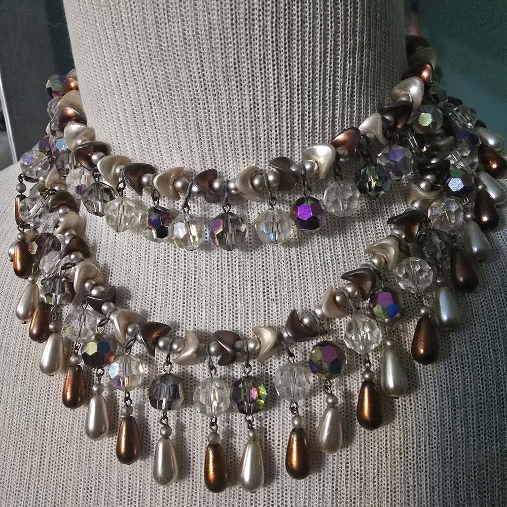 Breath-taking Vintage Multi-strand Pearl and Crystal Necklace - Picture 3 of 6